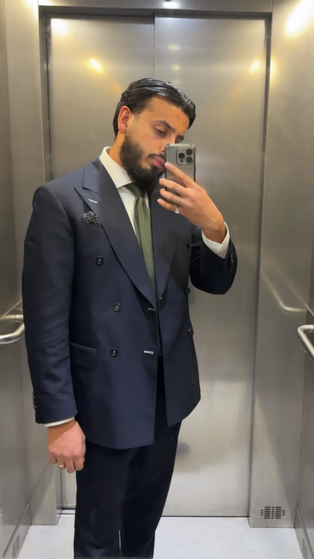 Made to measure suit detail 8